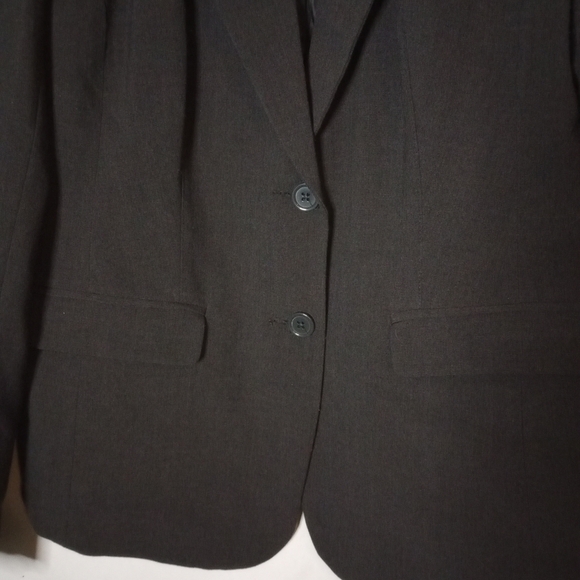 The limited grey blazer size 4 - Picture 3 of 10